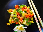 Pikant-würziger Gurkensalat mit Avocado und Papaya - Rezept - Bild Nr. 2