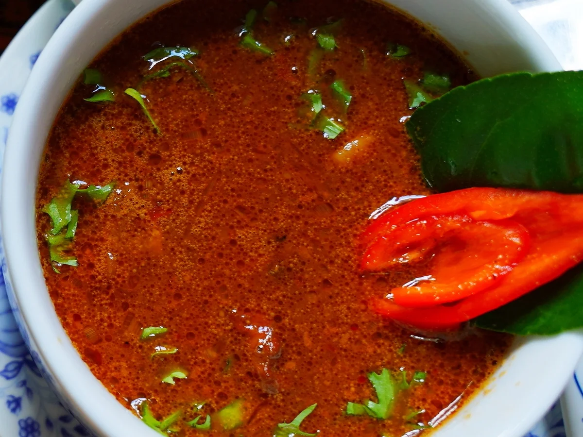 Rezept: Ochsenschwanzsuppe "Manado" -- Sop Buntut Sapi ala Manado Bild Nr. 14552 Ochsenschwanzsuppe "Manado" -- Sop Buntut Sapi ala Manado - Rezept - Bild Nr. 14552