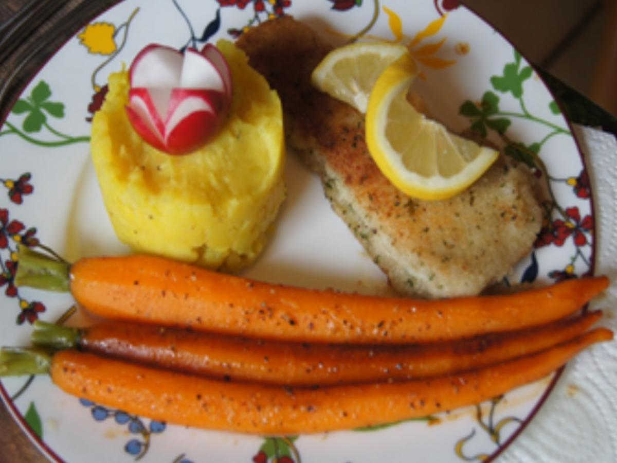 Pfannen Fisch mit Honigbundmöhren und Kartoffelstampf - Rezept - Bild Nr. 14564