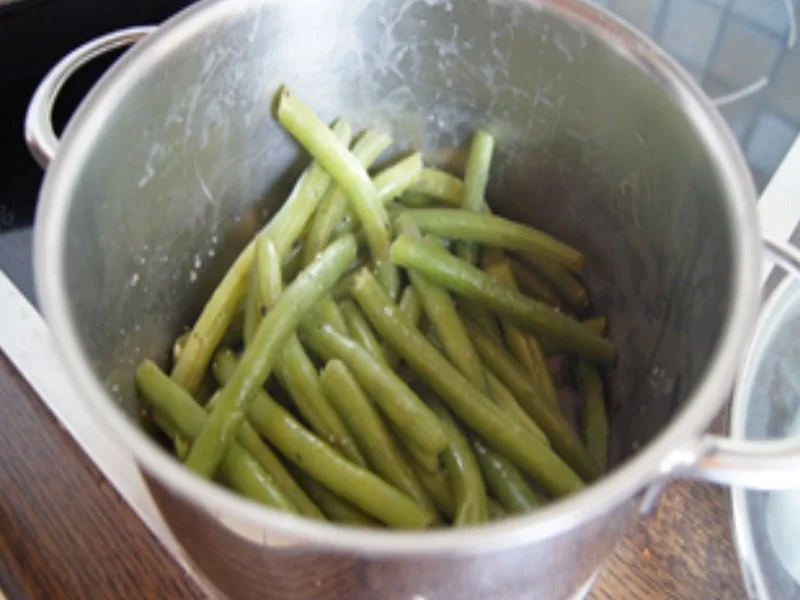 Rezept: Hackfleischpfanne mit grünen Bohnen und Kümmel-Drillingen Bild Nr. 14583 Hackfleischpfanne mit grünen Bohnen und Kümmel-Drillingen - Rezept - Bild Nr. 14583