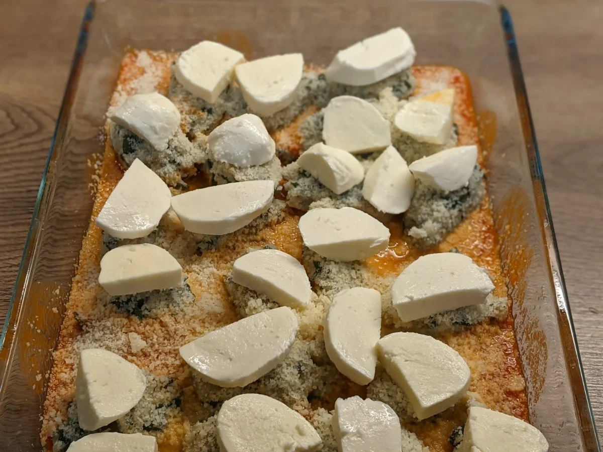 Ricotta-Basilikum-Parmesan-Klößchen mit Tomatenoße - Rezept - Bild Nr. 14609