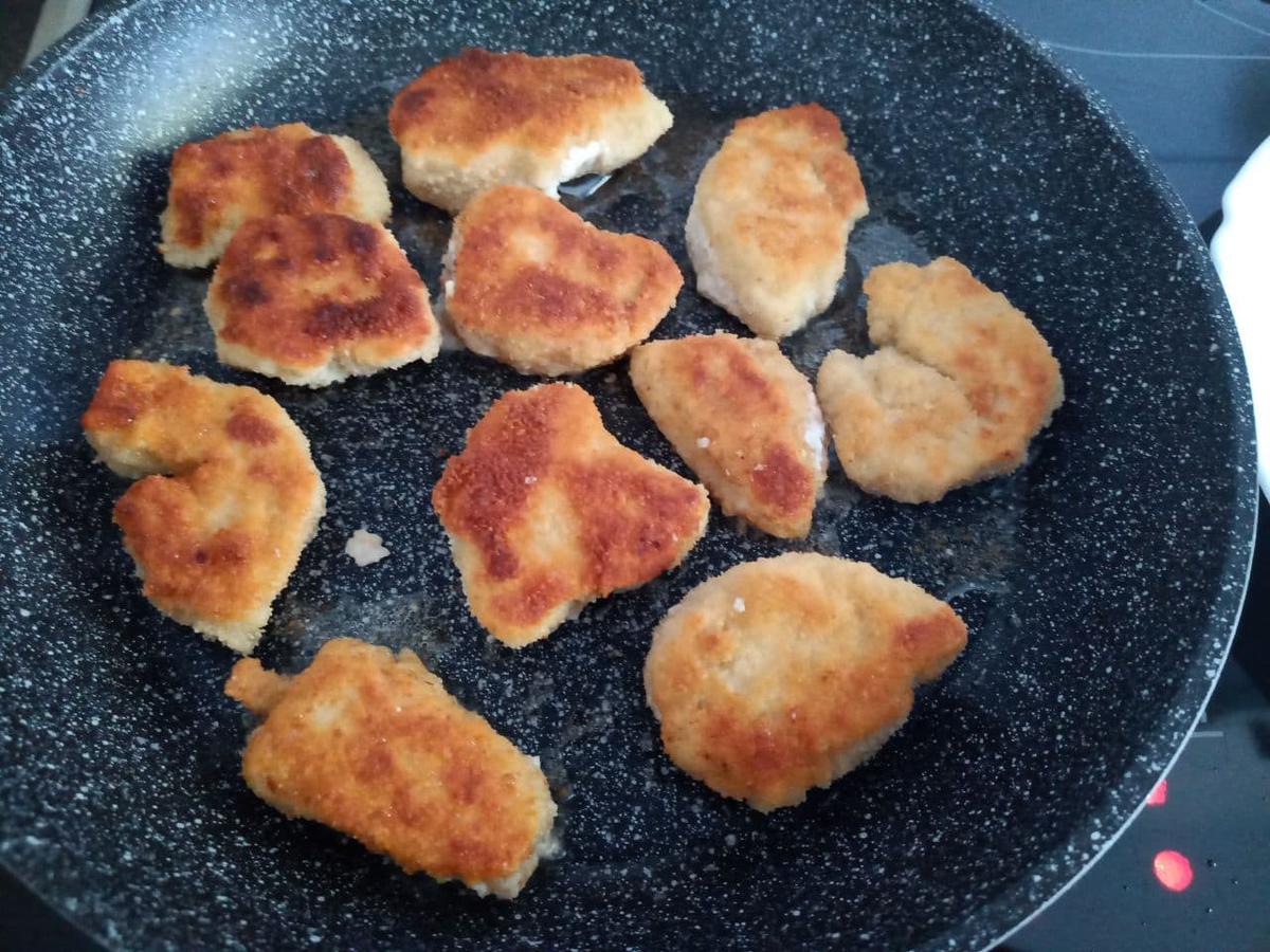Hähnchen Nuggets mit Brot Pommes an Chili Cheese Soße zur kochbar Challenge September 2021 - Rezept - Bild Nr. 14607