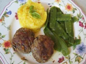 Rezept: Steinpilz-Rinderhackfleisch-Buletten mit Zuckerschoten und Kartoffelstampf Bild Nr. 14596 Steinpilz-Rinderhackfleisch-Buletten mit Zuckerschoten und Kartoffelstampf - Rezept - Bild Nr. 14596