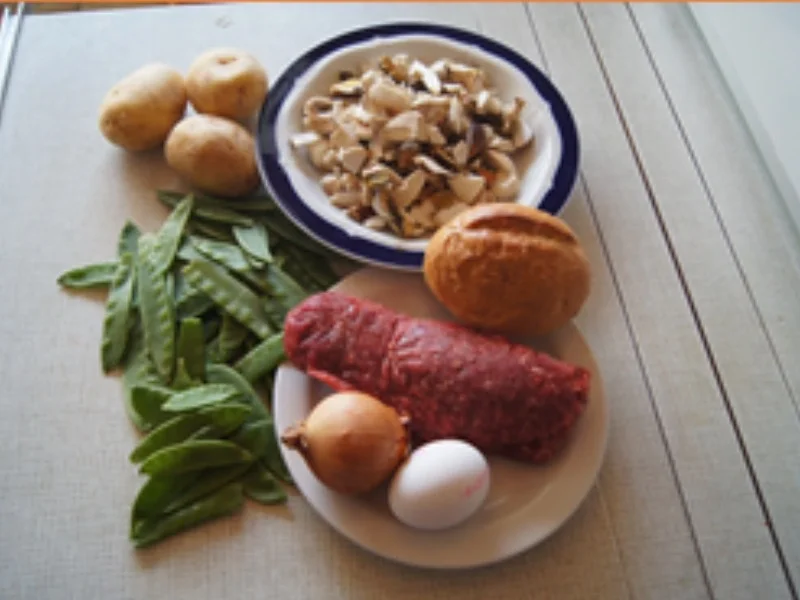 Steinpilz-Rinderhackfleisch-Buletten mit Zuckerschoten und Kartoffelstampf - Rezept - Bild Nr. 14597