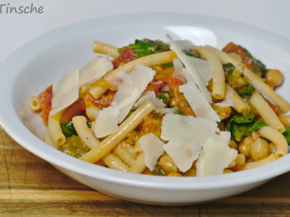 Rezept: Pasta mit Spinat, Kichererbsen & Staudensellerie Bild Nr. 14600 Pasta mit Spinat, Kichererbsen & Staudensellerie - Rezept - Bild Nr. 14600