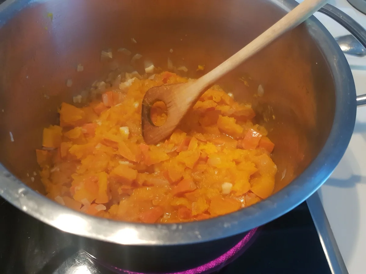 Kürbis-Käse-Suppe mit Pancetta-"Splitter" - Rezept - Bild Nr. 14600