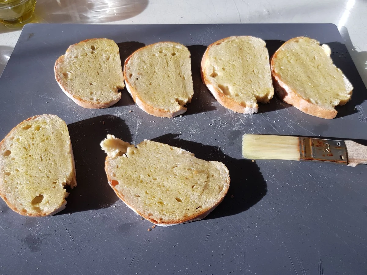 Rezept: Pane al Rosmarino mit dreierlei Pesto Bild Nr. 14597 Pane al Rosmarino mit dreierlei Pesto - Rezept - Bild Nr. 14597