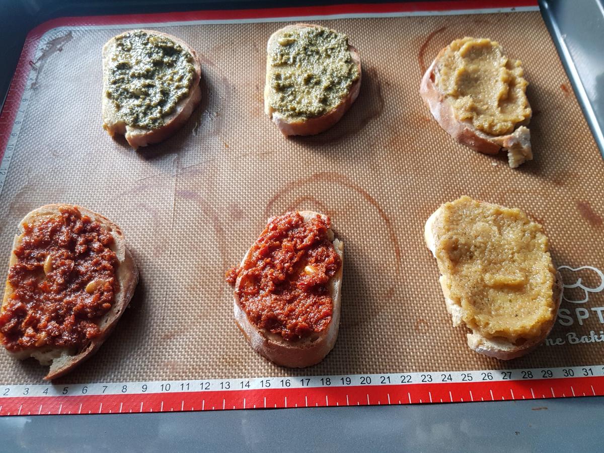 Pane al Rosmarino mit dreierlei Pesto - Rezept - Bild Nr. 14598