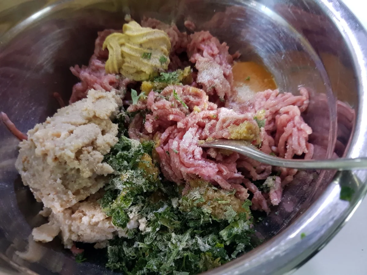 Mangold-Rouladen mit cremiger Paprikasoße und Gemüsereis - Rezept - Bild Nr. 14607