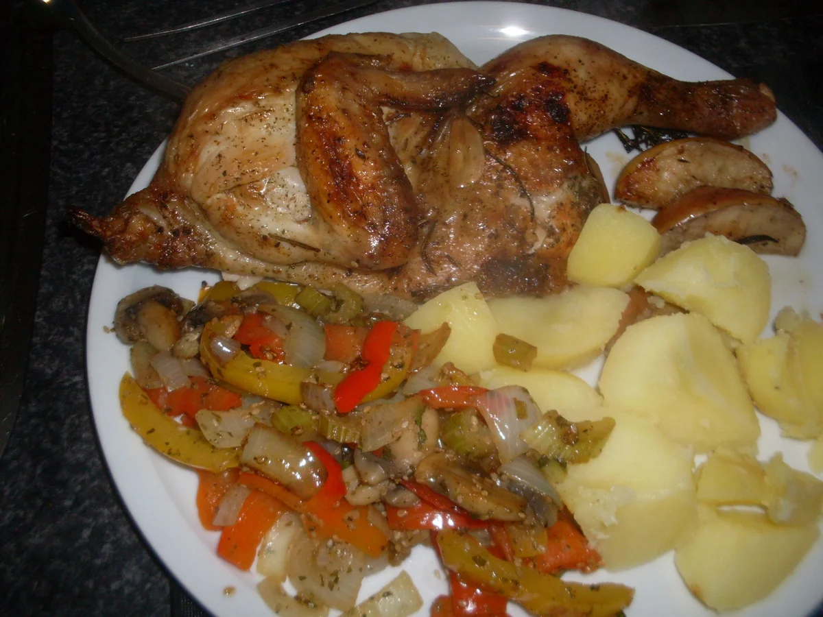 Rezept: Flattermann mit Mittelmeergemüse* und Kartoffeln Bild Nr. 14599 Flattermann mit Mittelmeergemüse* und Kartoffeln - Rezept - Bild Nr. 14599