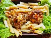 Gefüllte Buletten mit Penne im Lollo bionda-Bett - Rezept - Bild Nr. 2