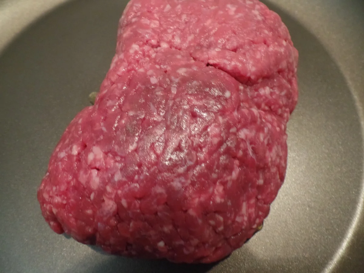 Hackfleisch-Pfifferling-Pfanne mit gepressten Kartoffeln - Rezept - Bild Nr. 14607