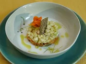 Tatar vom Saibling im Buttermilchsud mit Apfel Gurken-Ragout und Estragon-Öl - Rezept - Bild Nr. 2