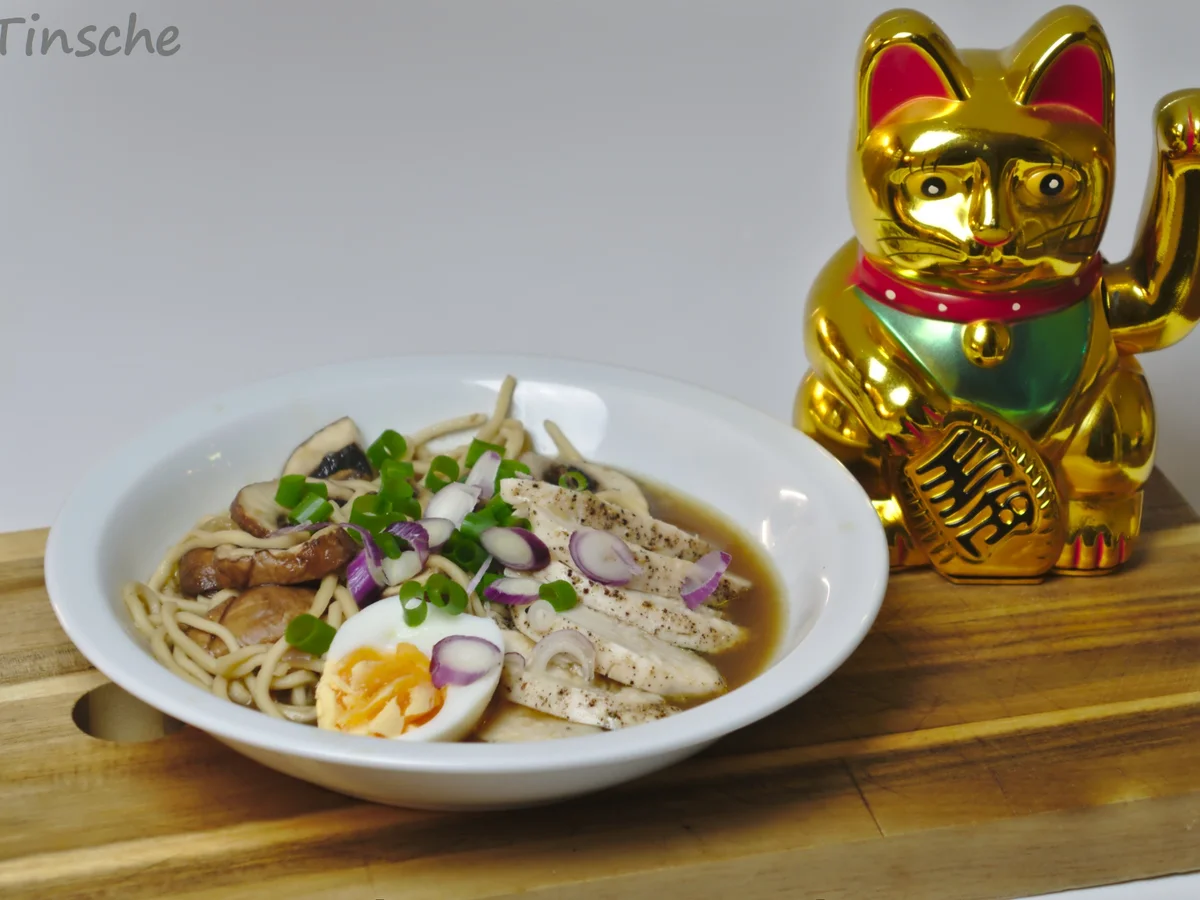 Rezept: Ramen mit Hähnchen & Champignons Bild Nr. 2 Ramen mit Hähnchen & Champignons - Rezept - Bild Nr. 2