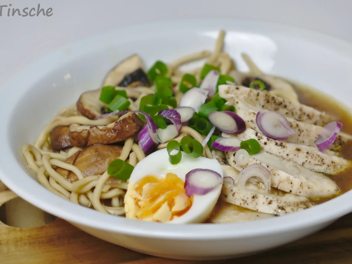 Rezept: Ramen mit Hähnchen & Champignons Bild Nr. 6 Ramen mit Hähnchen & Champignons - Rezept - Bild Nr. 6