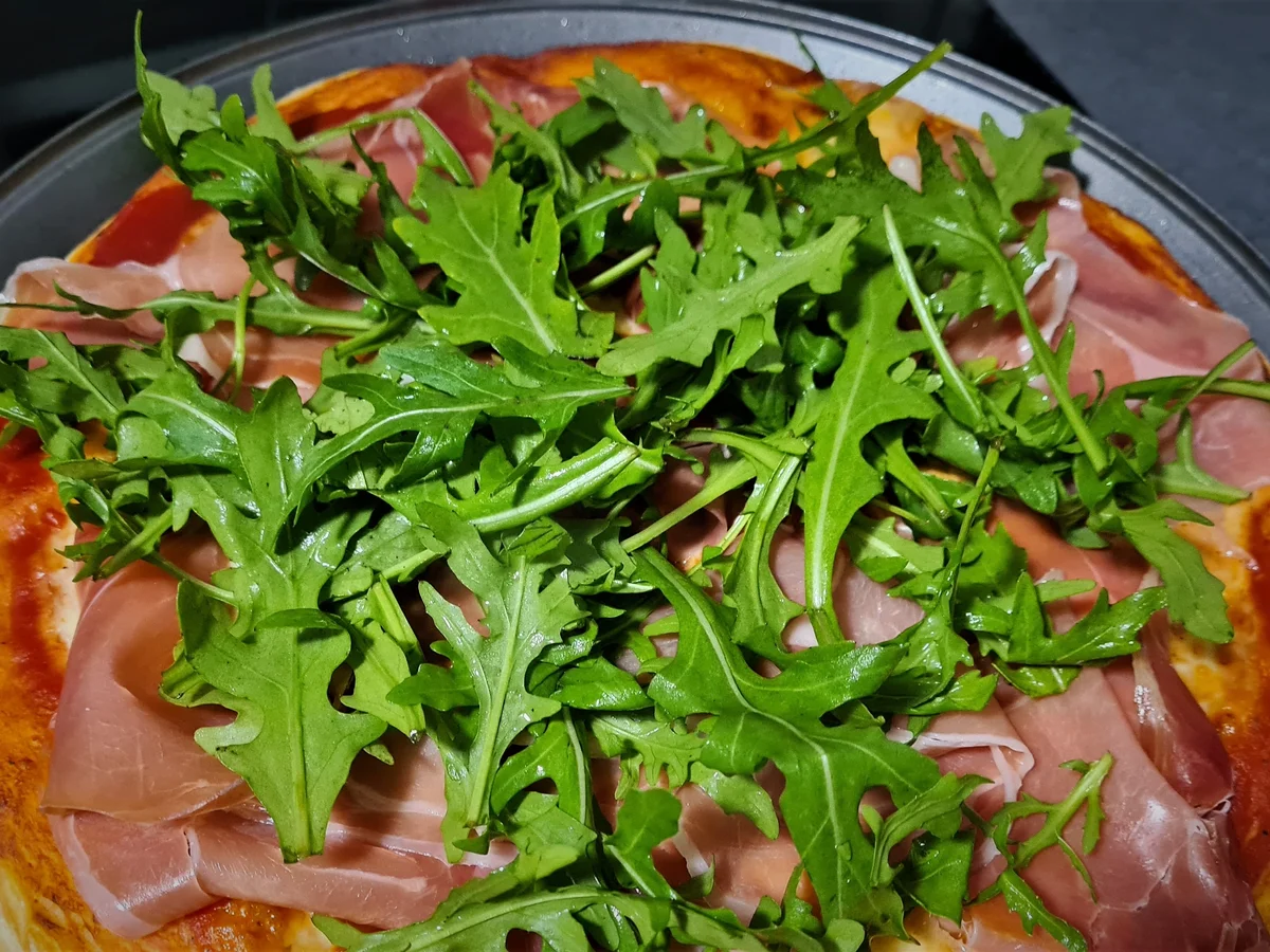 Pizza Rucola Schinken - Rezept - Bild Nr. 14649