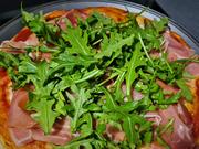 Pizza Rucola Schinken - Rezept - Bild Nr. 14649