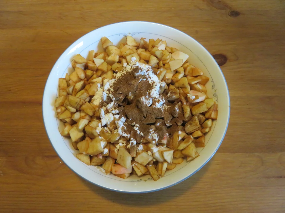 Rezept: Apfelstrudel mit Mandel-Vanille-Sauce Bild Nr. 14654 Apfelstrudel mit Mandel-Vanille-Sauce - Rezept - Bild Nr. 14654