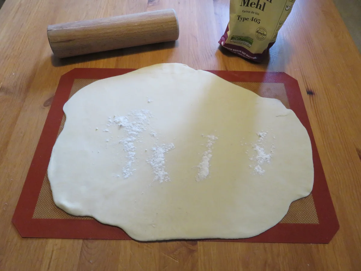 Rezept: Apfelstrudel mit Mandel-Vanille-Sauce Bild Nr. 14657 Apfelstrudel mit Mandel-Vanille-Sauce - Rezept - Bild Nr. 14657