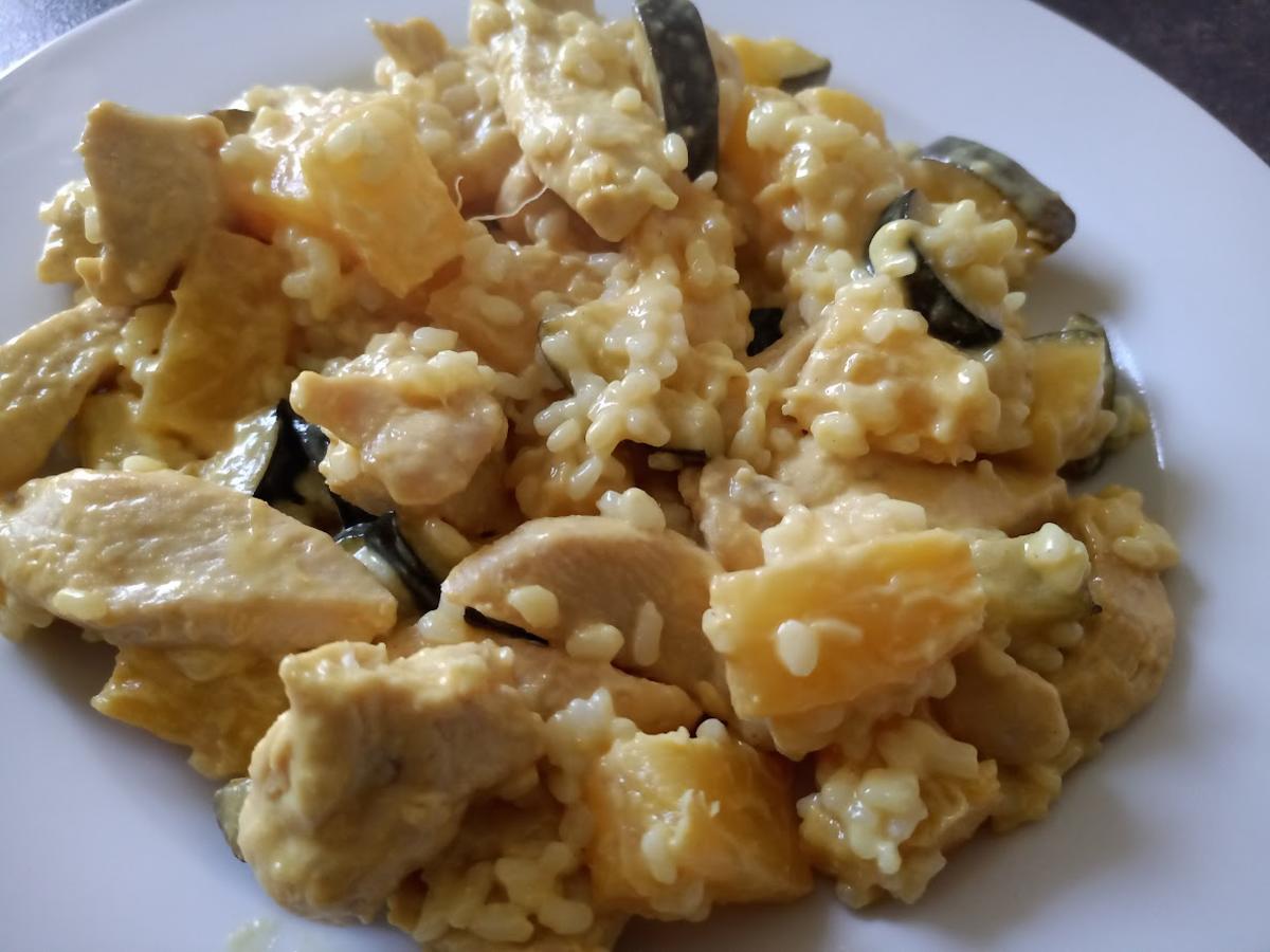 Curry-Ananas-Huhn mit Zucchini - Rezept - kochbar.de