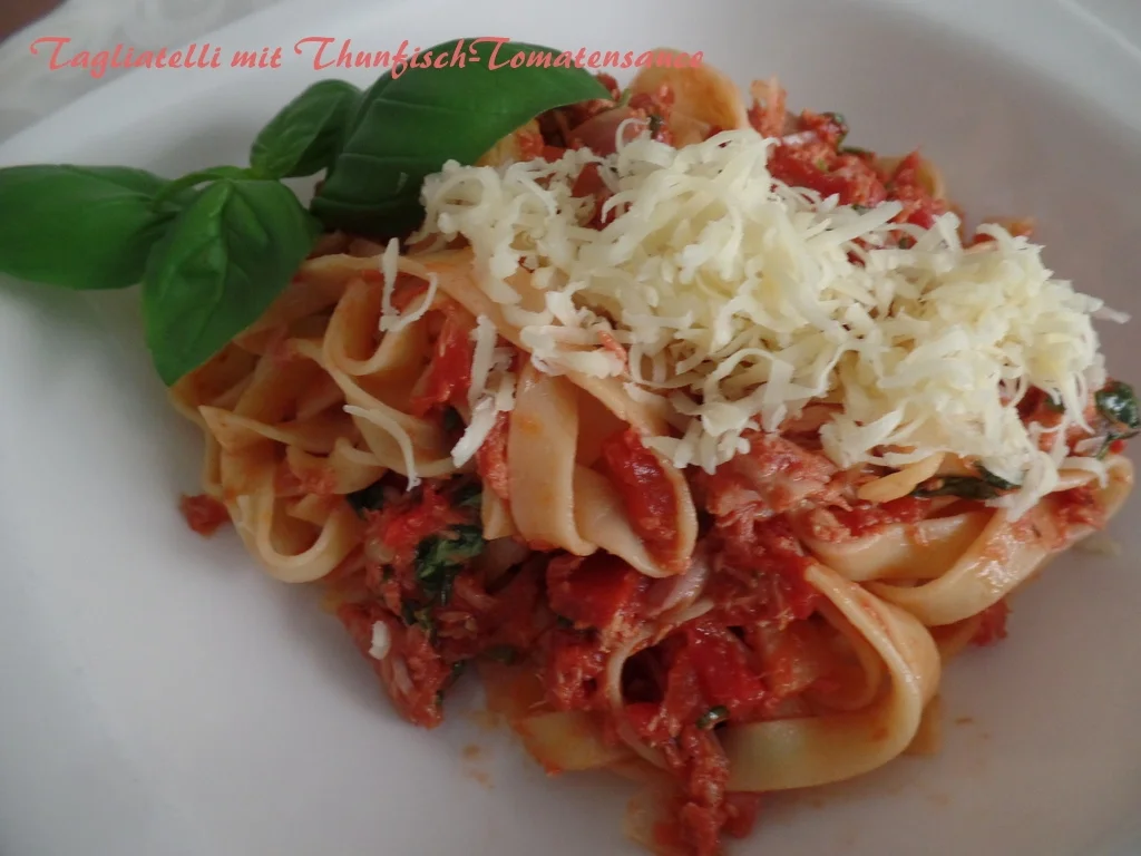 Tagliatelle mit Thunfisch-Tomatensauce - Rezept - Bild Nr. 14663