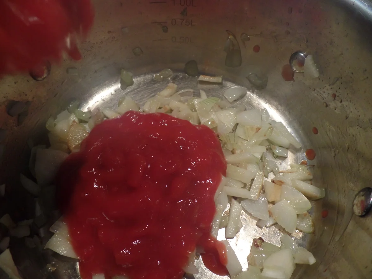 Tagliatelle mit Thunfisch-Tomatensauce - Rezept - Bild Nr. 14666