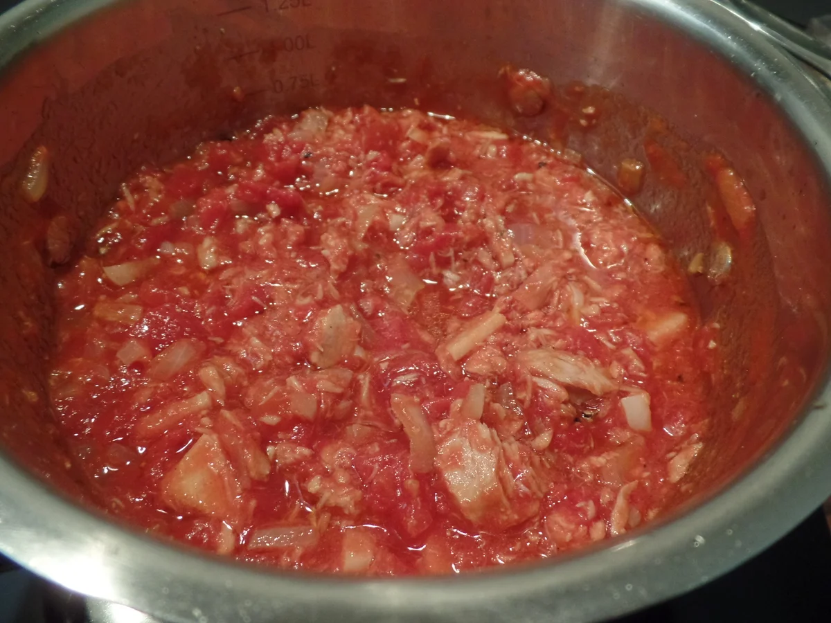 Tagliatelle mit Thunfisch-Tomatensauce - Rezept - Bild Nr. 14669