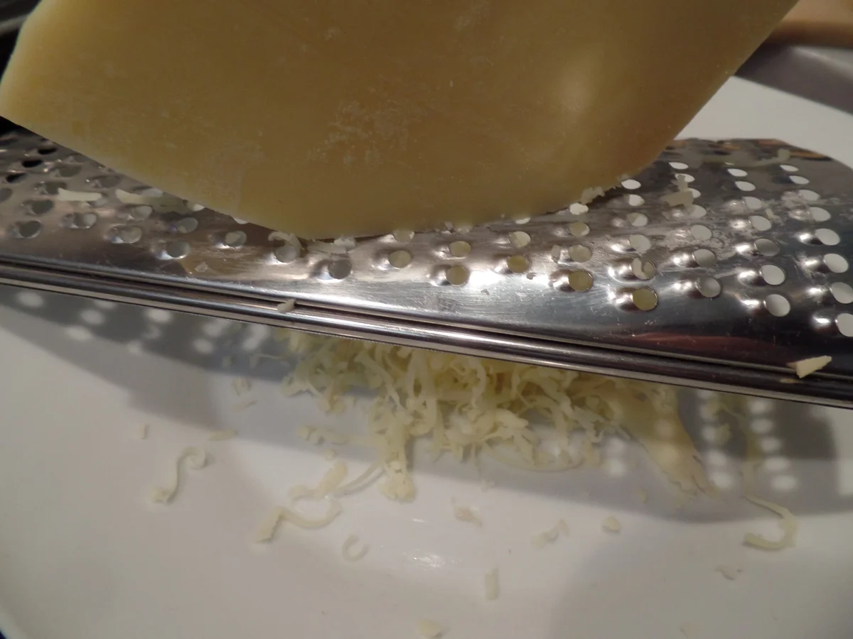 Tagliatelle mit Thunfisch-Tomatensauce - Rezept - Bild Nr. 14676