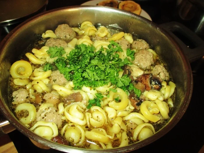 Rezept: Champignon-Nudeleintopf Bild Nr. 14665 Champignon-Nudeleintopf - Rezept - Bild Nr. 14665