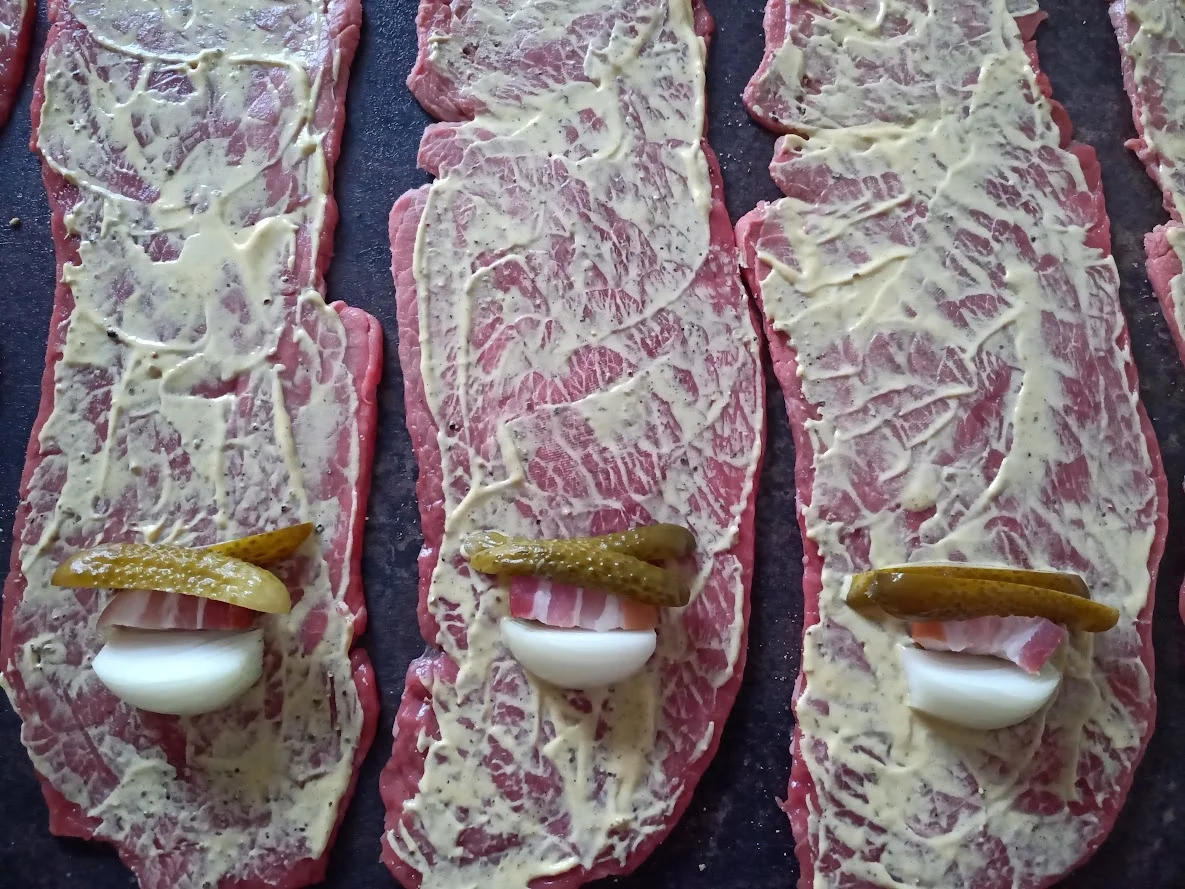 Rinder Rouladen in pfiffiger Rotwein Sauce - Rezept - Bild Nr. 14679