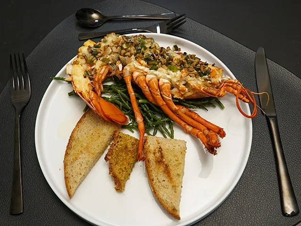 Rezept: Hummer Thermidor mit Gruyère überbacken Bild Nr. 3 Hummer Thermidor mit Gruyère überbacken - Rezept - Bild Nr. 3