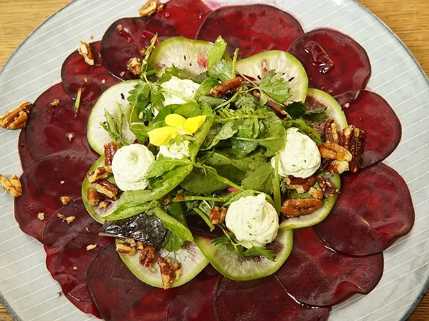 Rezept: Rote Bete mit Pekannuss und Salat Bild Nr. 2 Rote Bete mit Pekannuss und Salat - Rezept - Bild Nr. 2