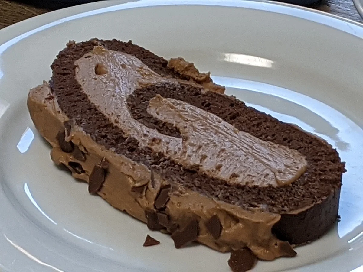 Rezept: Noisette-Schoko-Biskuitrolle Bild Nr. 14689 Noisette-Schoko-Biskuitrolle - Rezept - Bild Nr. 14689