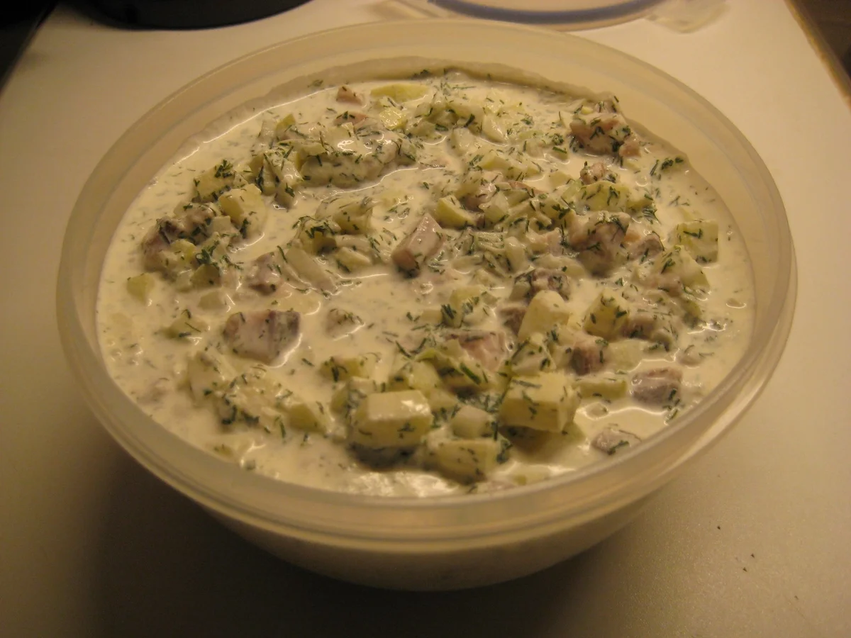 Rezept: Matjes-Salat nach Art meiner Mutter Bild Nr. 14683 Matjes-Salat nach Art meiner Mutter - Rezept - Bild Nr. 14683