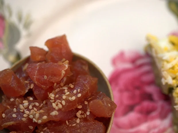 Kalte Zucchini mit Mimosa-Bierhefe-Topping trifft auf Thunfischtatar "à la Japonaise" - Rezept - Bild Nr. 14684