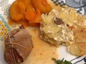 Kalbfleisch-Paupiette mit Ensemble von "Sucré-Salé" und getrüffeltem Gratin - Rezept - Bild Nr. 2