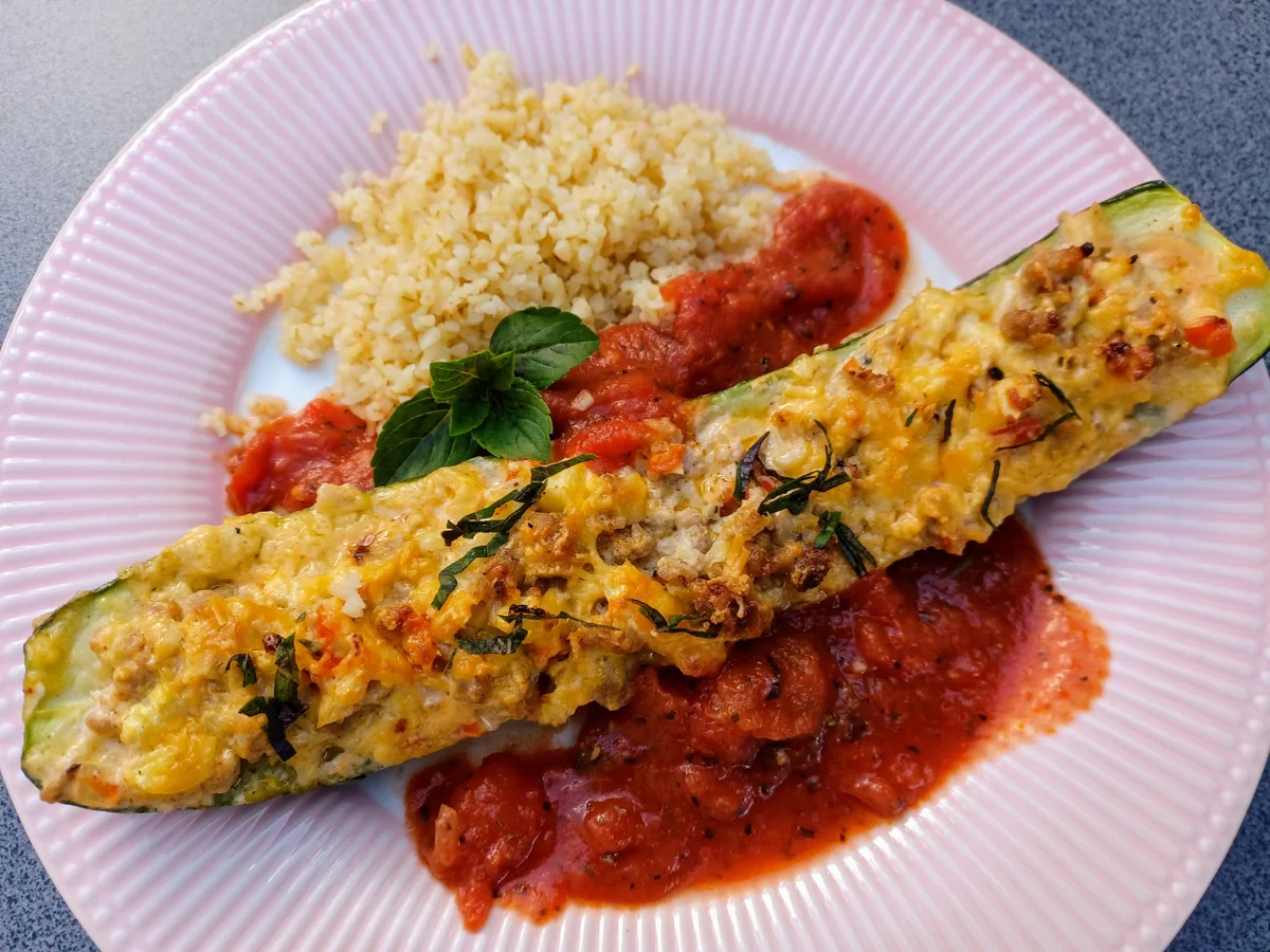 Zucchini mit Hackfleisch gefüllt - Rezept - Bild Nr. 14685