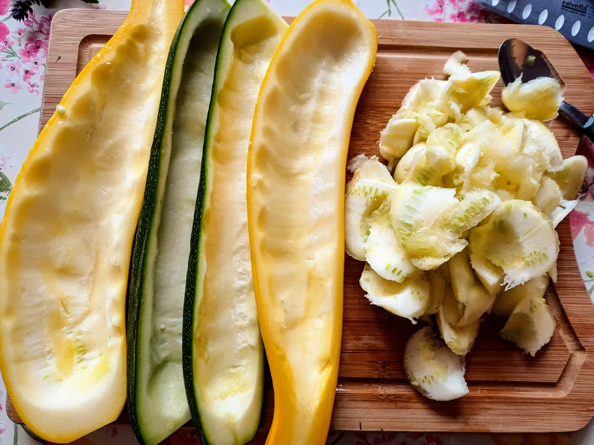 Zucchini mit Hackfleisch gefüllt - Rezept - Bild Nr. 14688