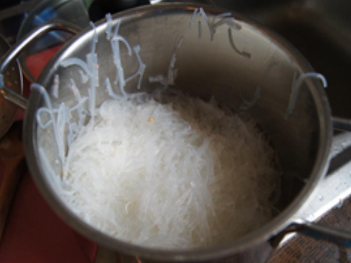 Chinakohl Rouladen mit pikanter Sauce - Rezept - kochbar.de