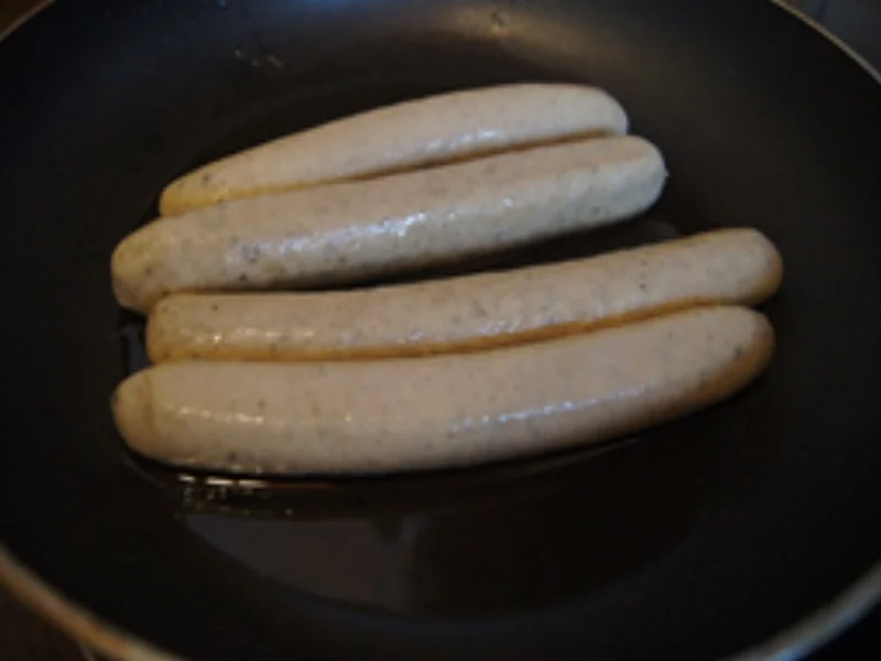 Rezept: Currybratwürste mit Tzatziki Bild Nr. 3 Currybratwürste mit Tzatziki - Rezept - Bild Nr. 3