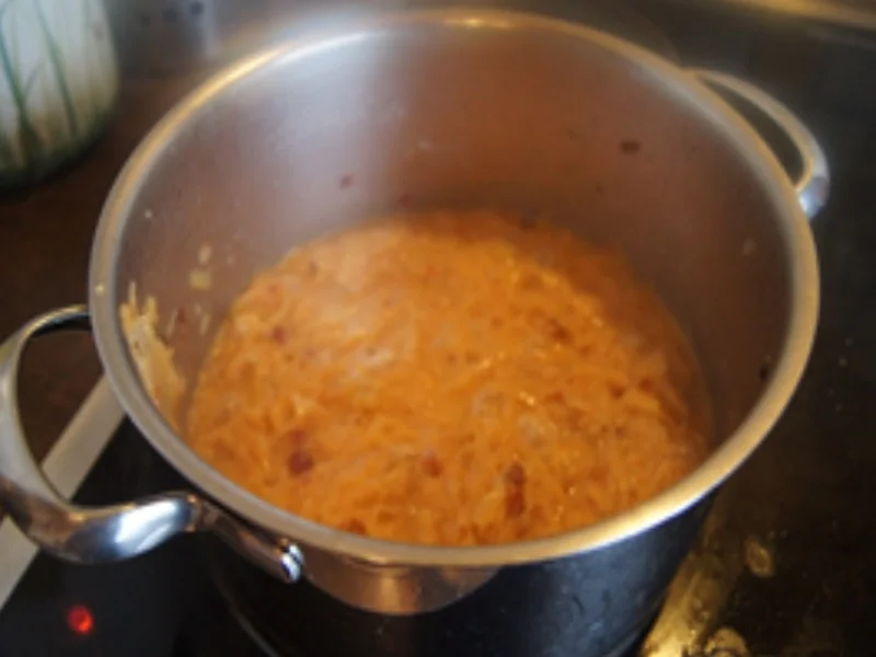 Rezept: Würziges Sauerkraut mit Wiener Würstchen und Fitness-Butterbrot Bild Nr. 14687 Würziges Sauerkraut mit Wiener Würstchen und Fitness-Butterbrot - Rezept - Bild Nr. 14687