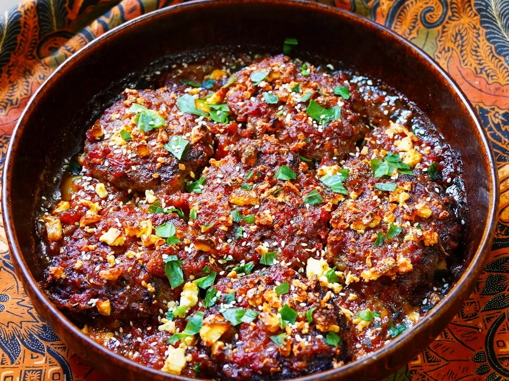 Rezept: Saftige Frikadellen mit Kartoffeln auf kretische Art Bild Nr. 14692 Saftige Frikadellen mit Kartoffeln auf kretische Art - Rezept - Bild Nr. 14692