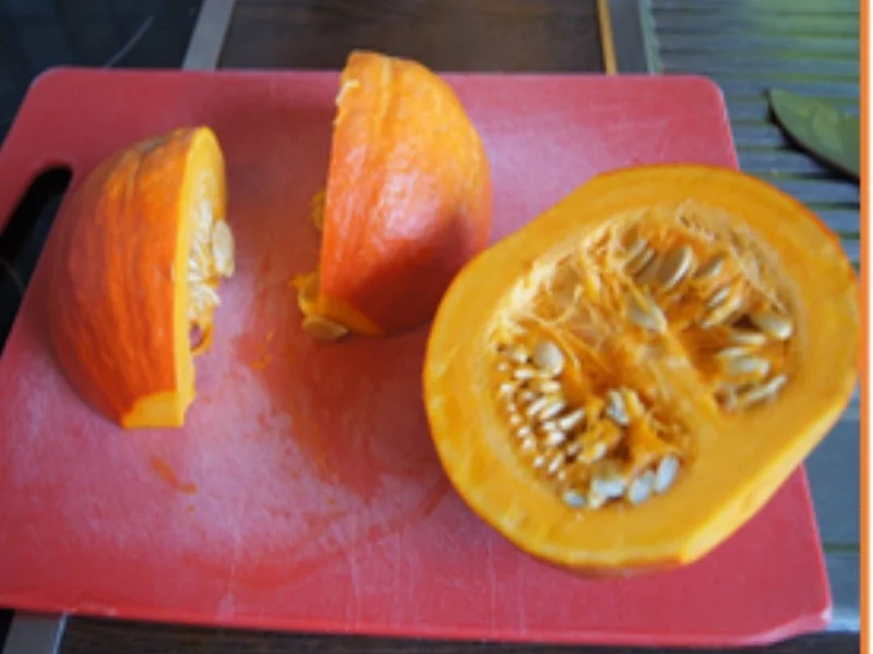 Pikant gewürzte Kürbissuppe mit Champignons - Rezept - Bild Nr. 4