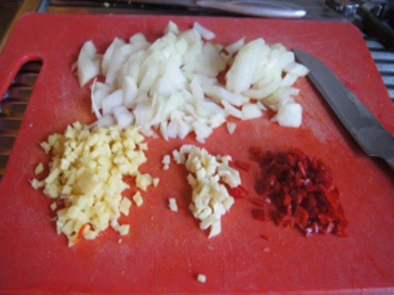 Pikant gewürzte Kürbissuppe mit Champignons - Rezept - Bild Nr. 7