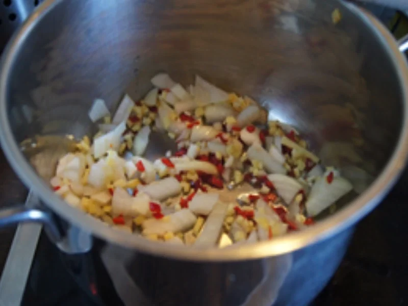 Pikant gewürzte Kürbissuppe mit Champignons - Rezept - Bild Nr. 8