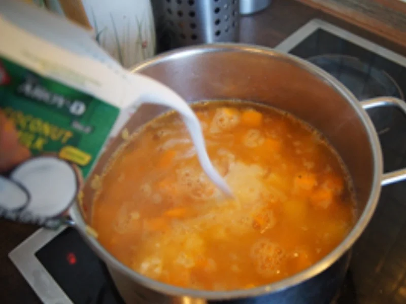 Pikant gewürzte Kürbissuppe mit Champignons - Rezept - Bild Nr. 13