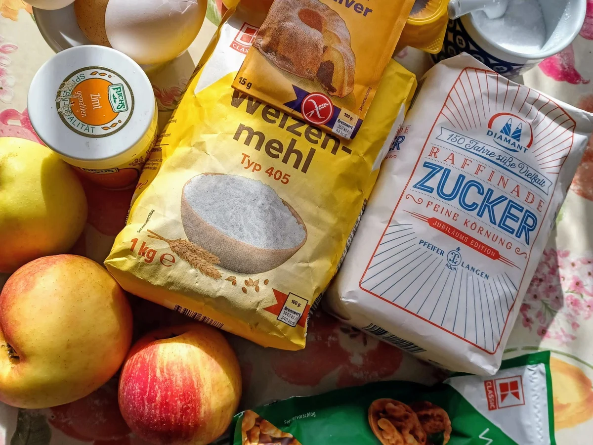 Rezept: Apfelkuchen mit Walnüssen Bild Nr. 14692 Apfelkuchen mit Walnüssen - Rezept - Bild Nr. 14692