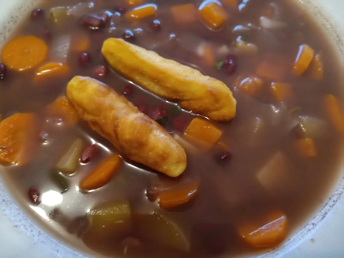Jamaikanische Rote-Bohnen-Suppe mit gebratenen Dumplings - Rezept - Bild Nr. 14788