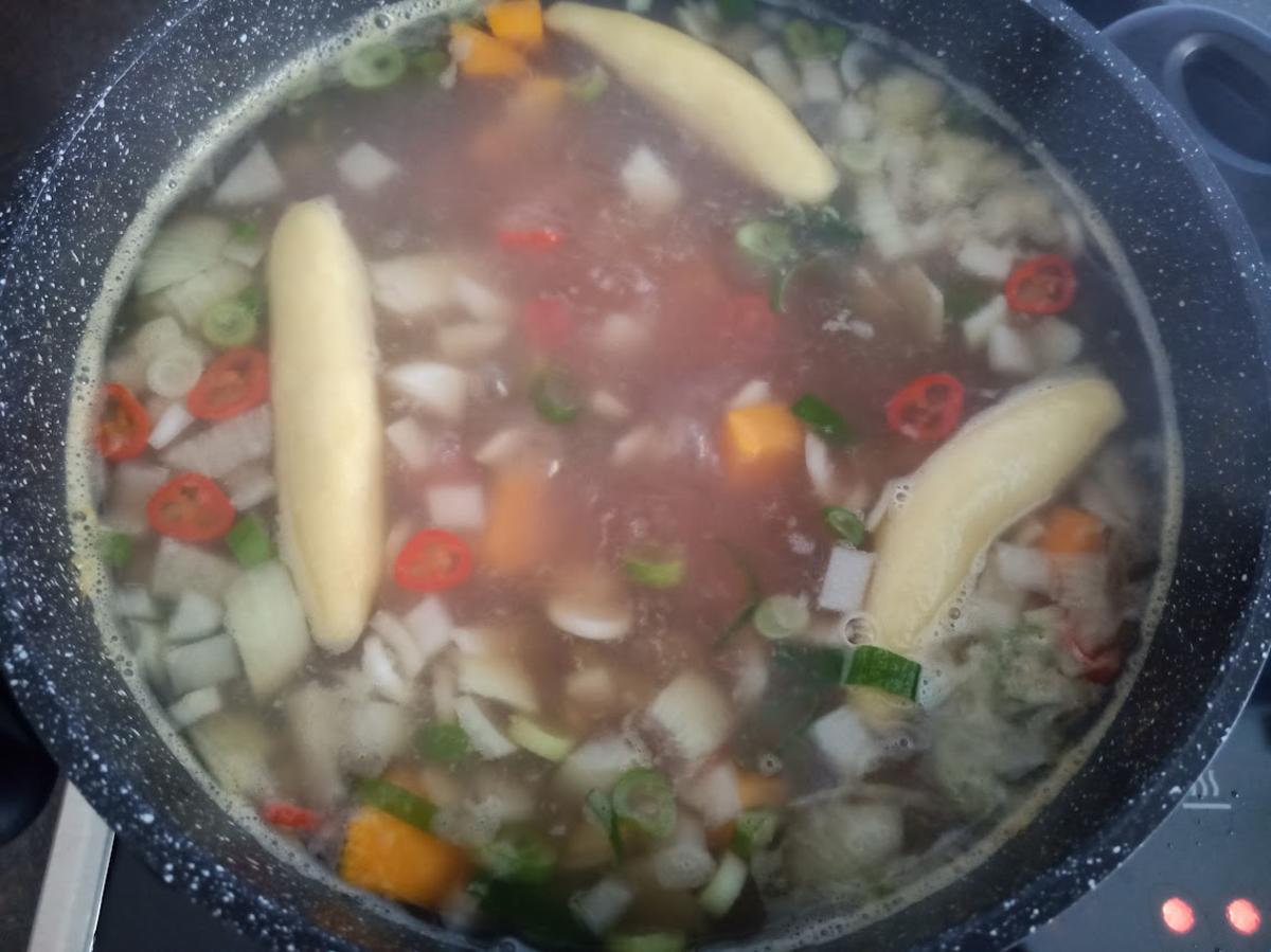 Jamaikanische Rote-Bohnen-Suppe mit gebratenen Dumplings - Rezept - Bild Nr. 14792