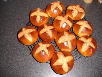 Rezept: Hot Cross Buns Hot Cross Buns - Rezept